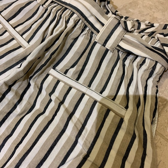 ✨FLASH SALE✨ Zara high-waisted shorts - Picture 4 of 4